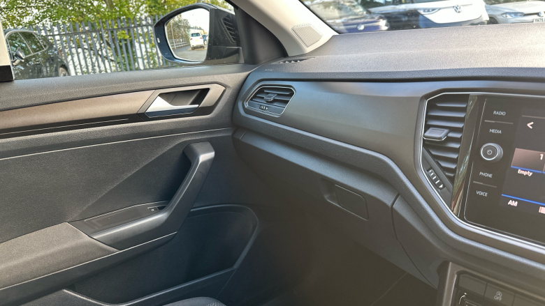 Volkswagen T-Roc 1.5 TSI EVO Design 5dr DSG Petrol Hatchback